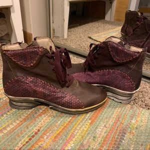 NEW- BORDEAUX Rovers Boots for Women Size 37